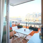 Beautiful And Bright Appt With Eiffel Tower View